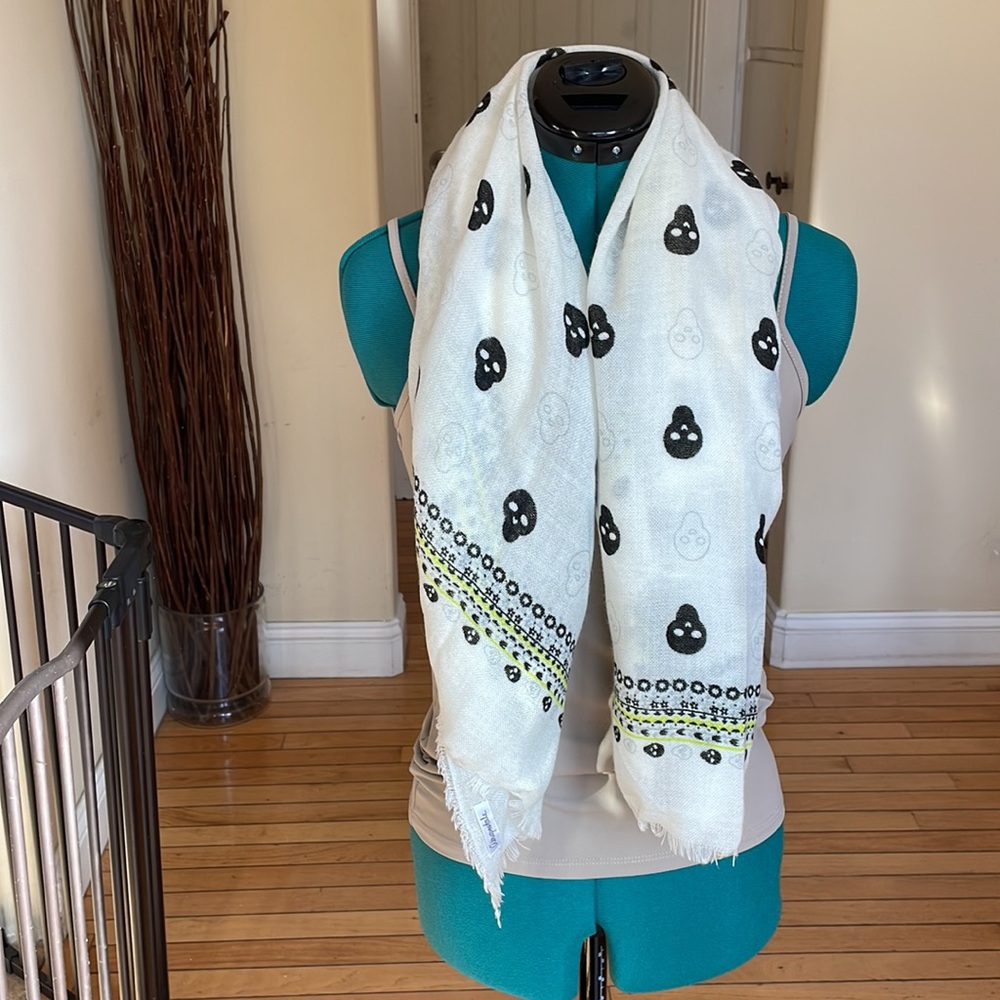 Aeropostale women scarf